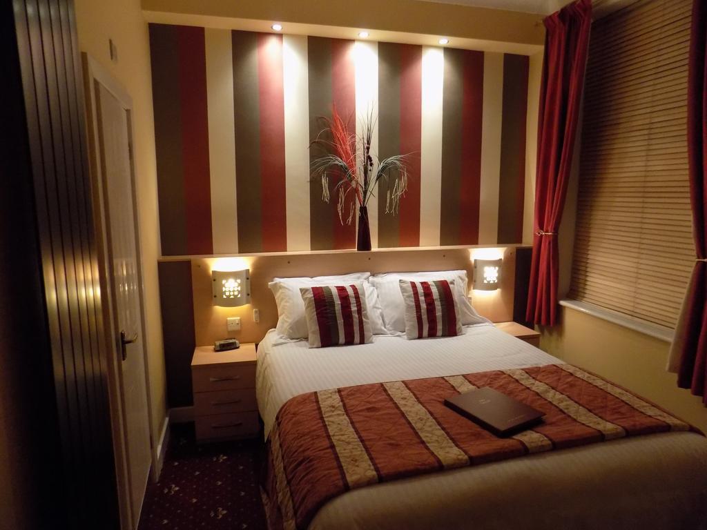 The Norwood Bed & Breakfast Blackpool Room photo